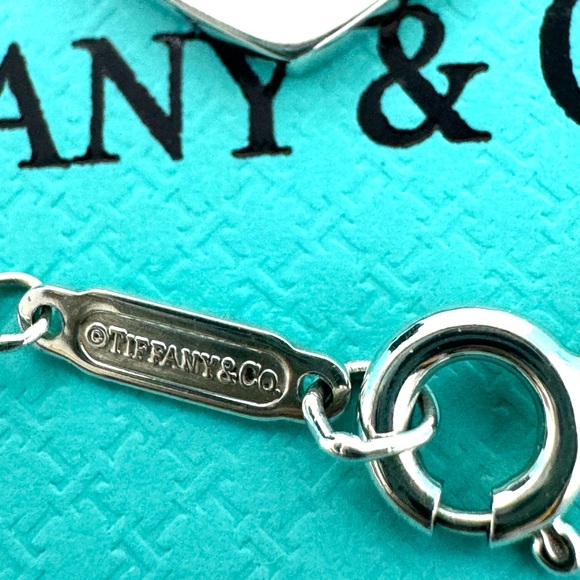 Authentic Tiffany & co. Return To Heart Tag / Key Necklace. - Picture 4 of 13